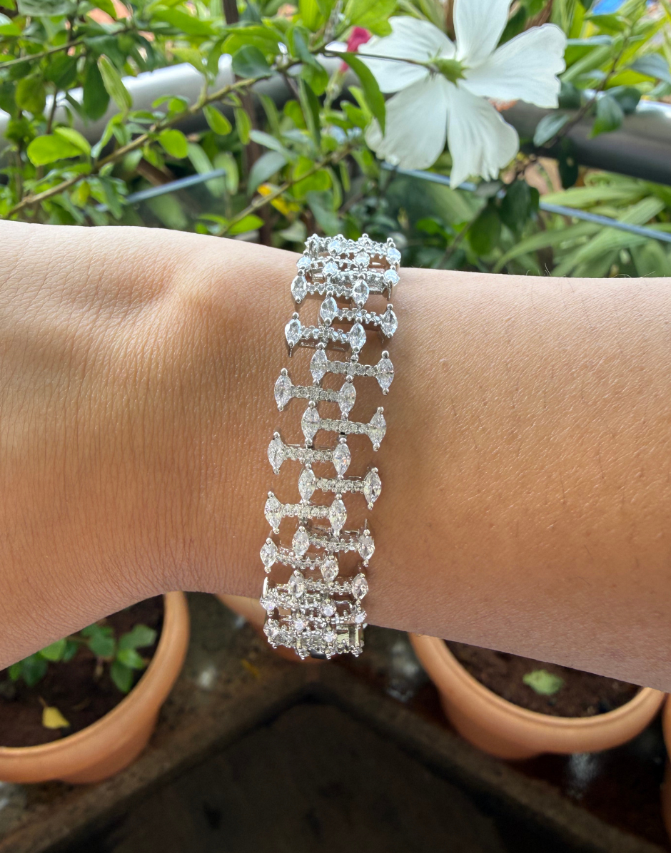 The Halo Line Tennis Bracelet