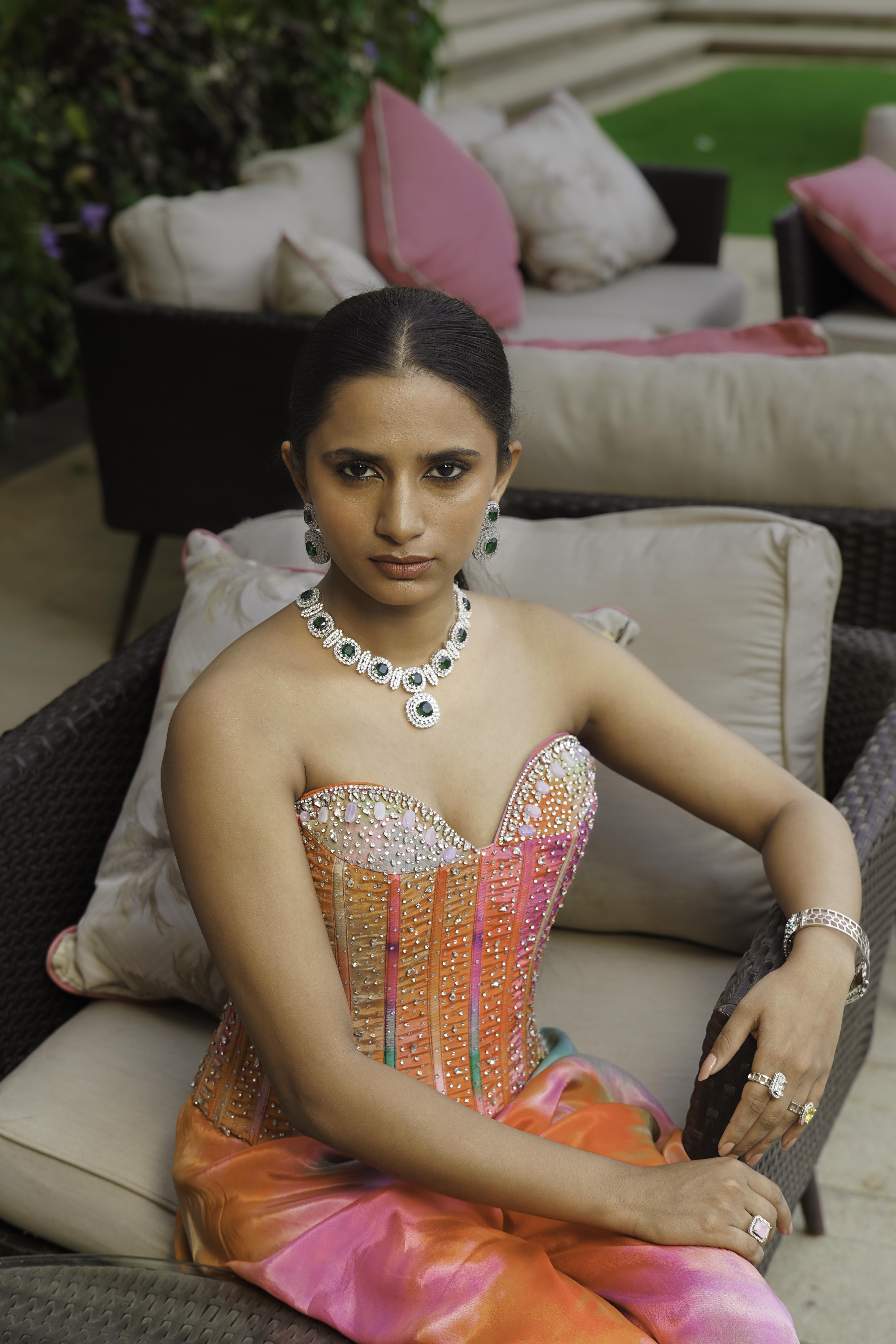 Emerelle Glow Necklace & Earrings Set - Anoree