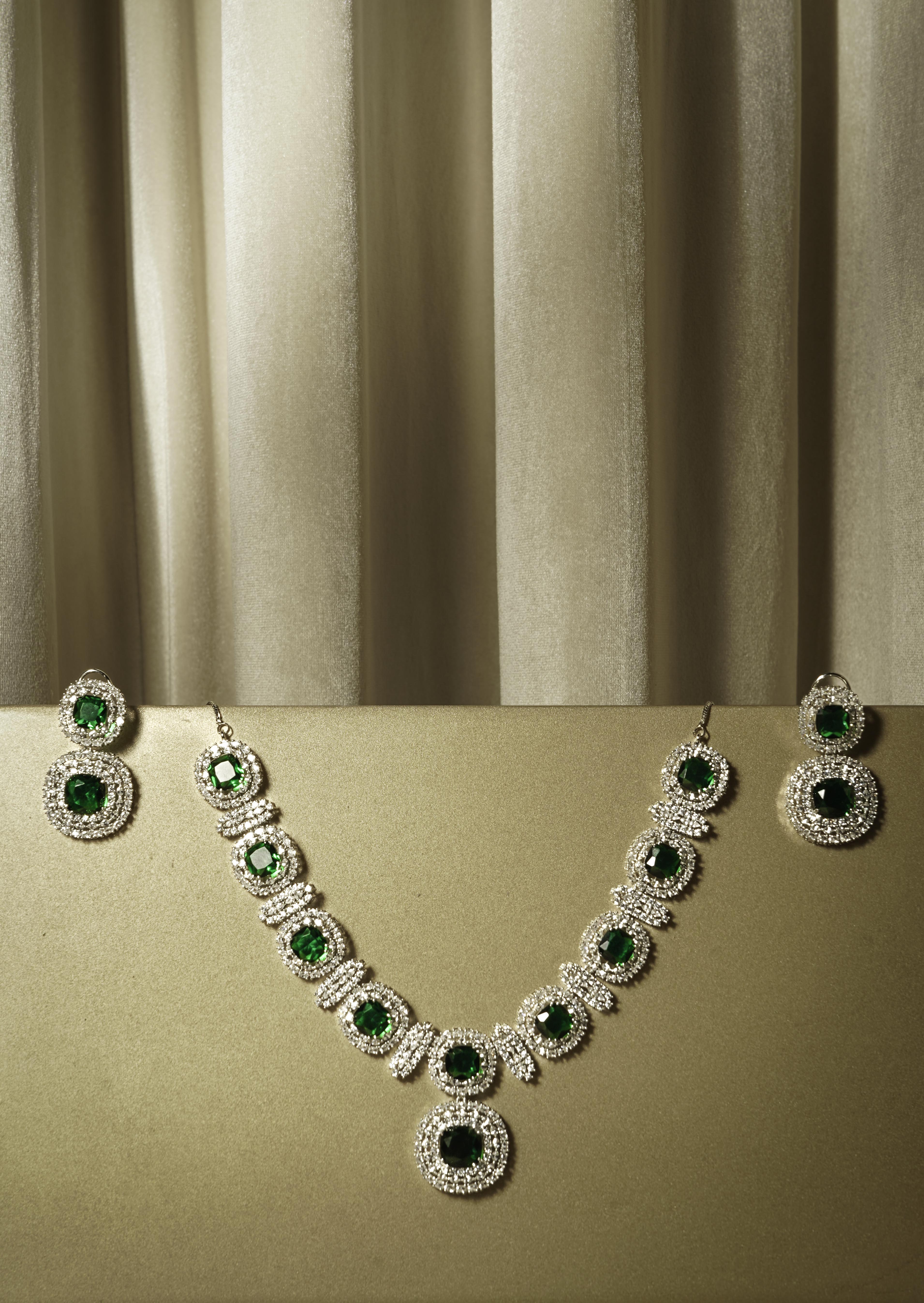 Emerelle Glow Necklace & Earrings Set - Anoree