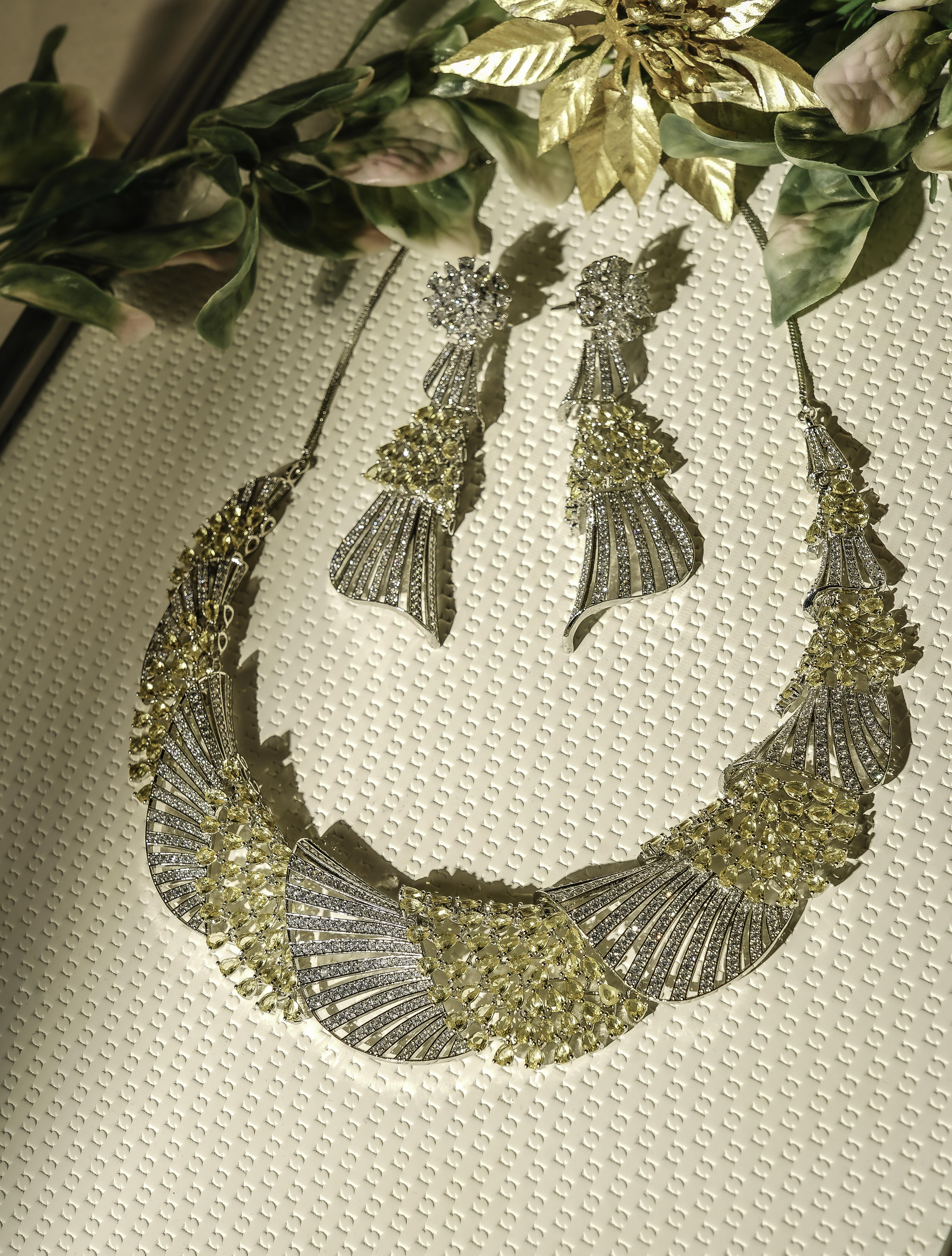 Gulzar Whirl Necklace & Earrings Set - Anoree