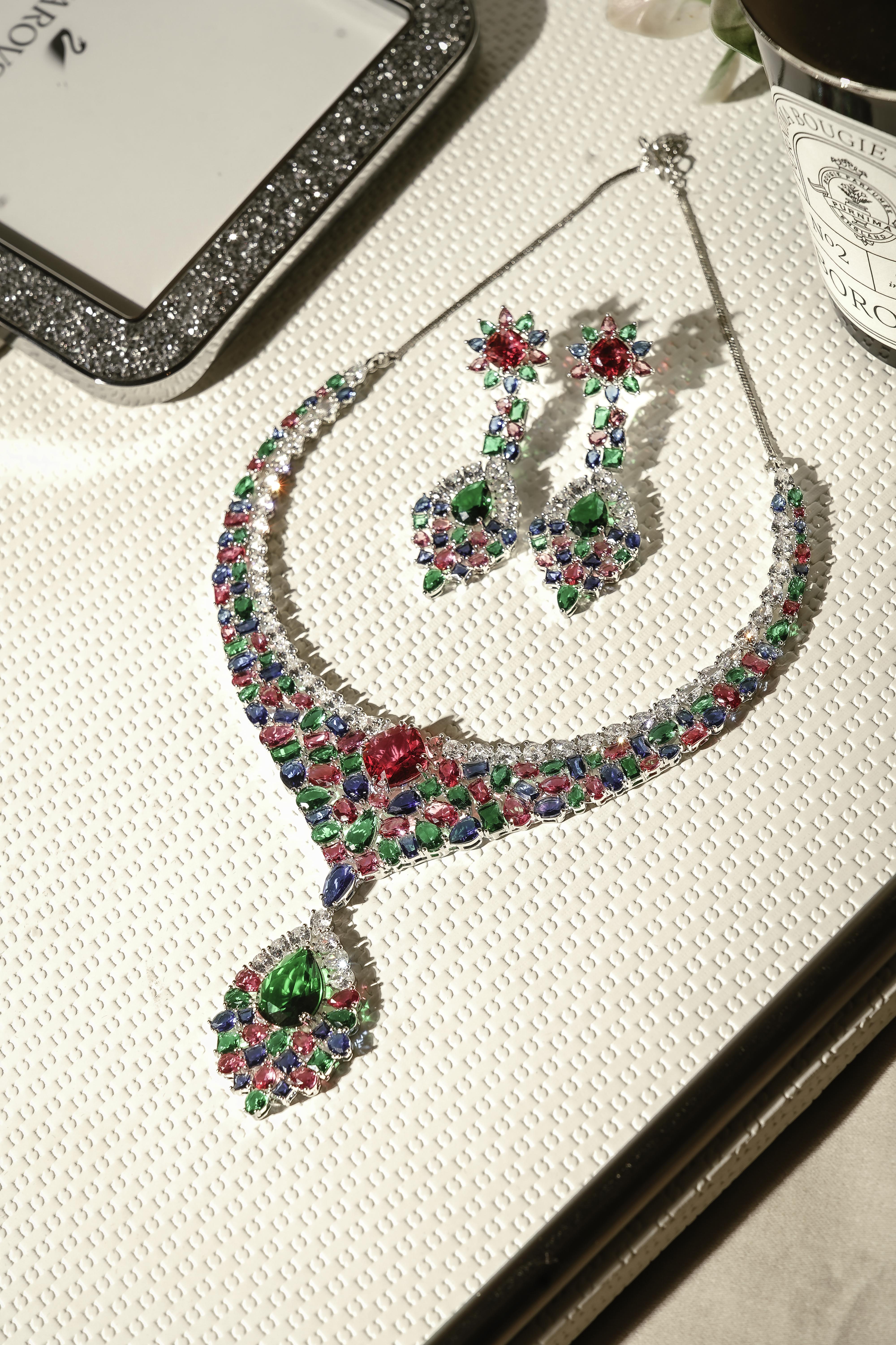 Aurora Necklace & Earrings Set - Anoree