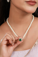 Emerald Zenith Pearl Necklace & Earring Set