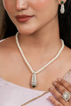 Emerald Zenith Pearl Necklace & Earring Set