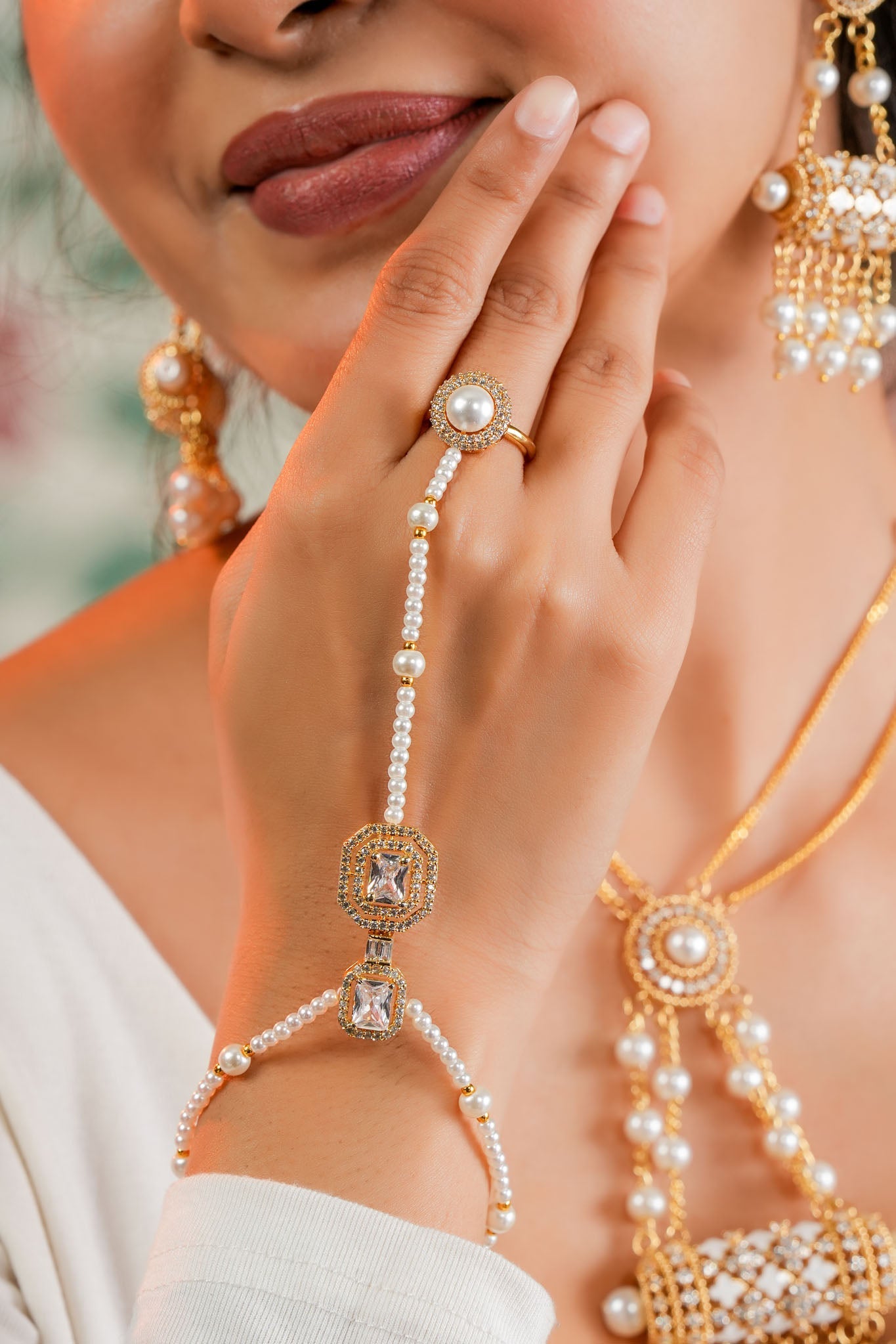 Ornara Pearl Necklace & Earring Set