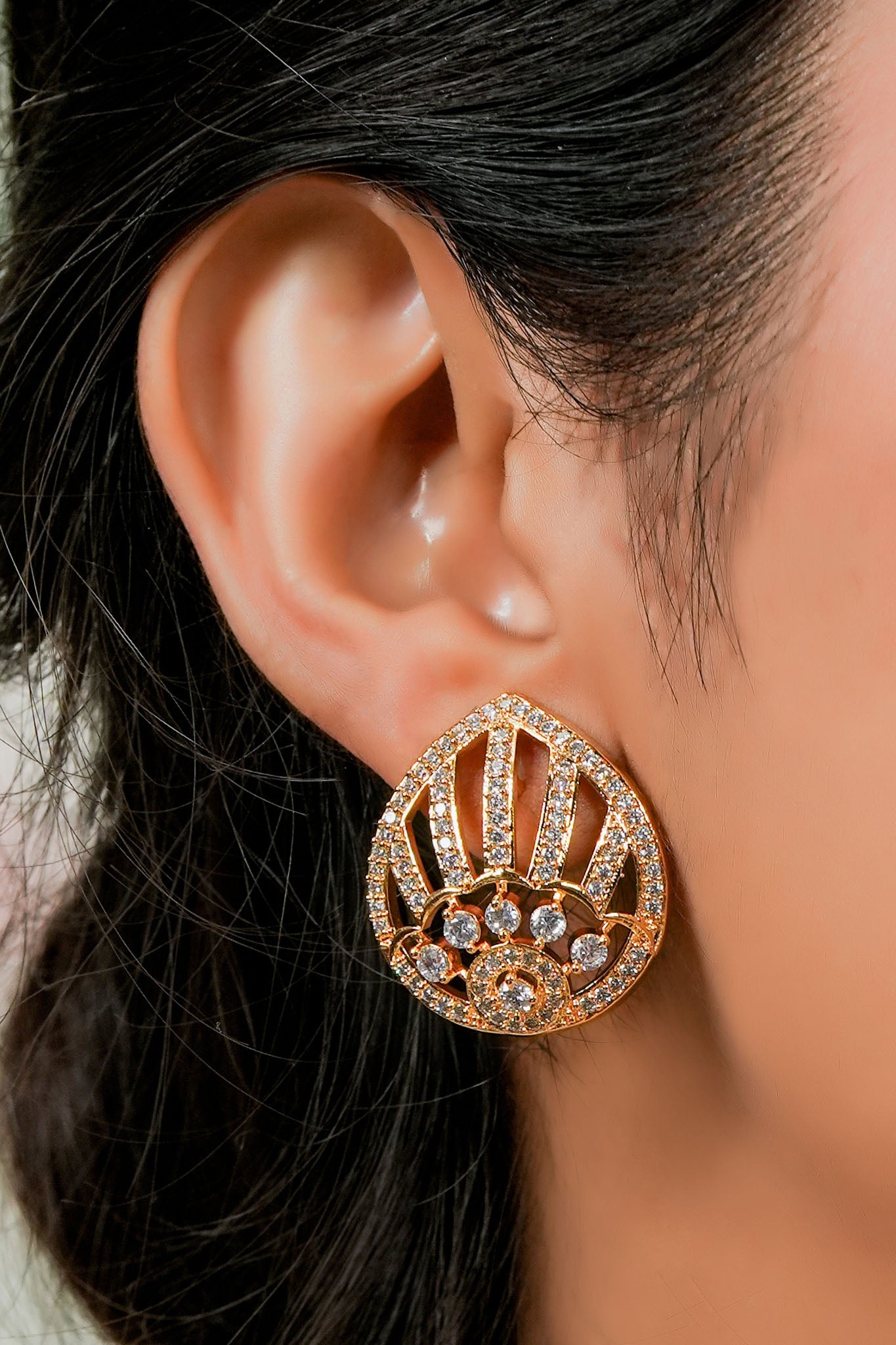 Paan-e-Moti Pearl Necklace + Earring Set