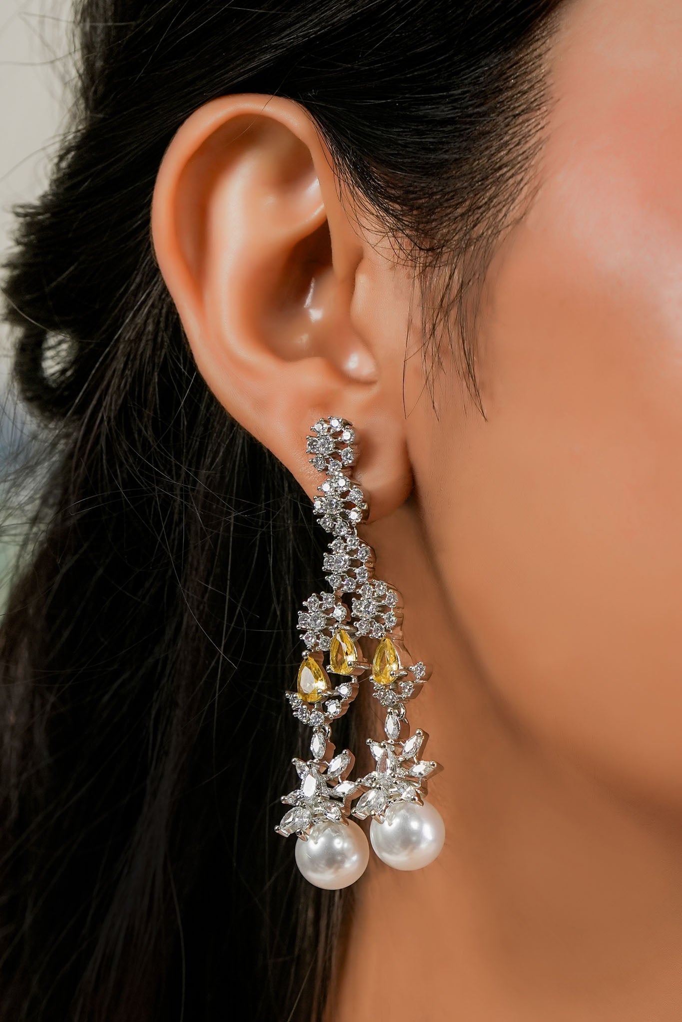 Nova Noor Pearl Choker & Earrings Set