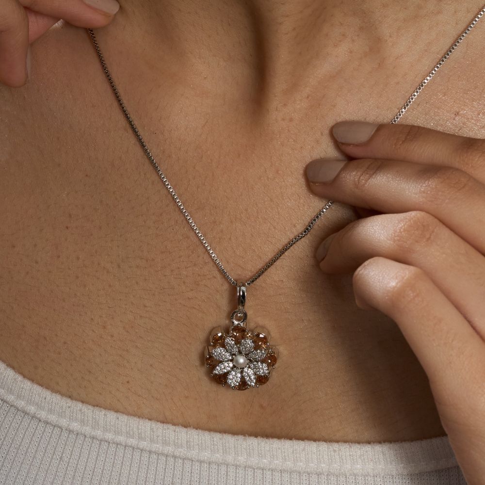 Rustic Petal Shine Pendant