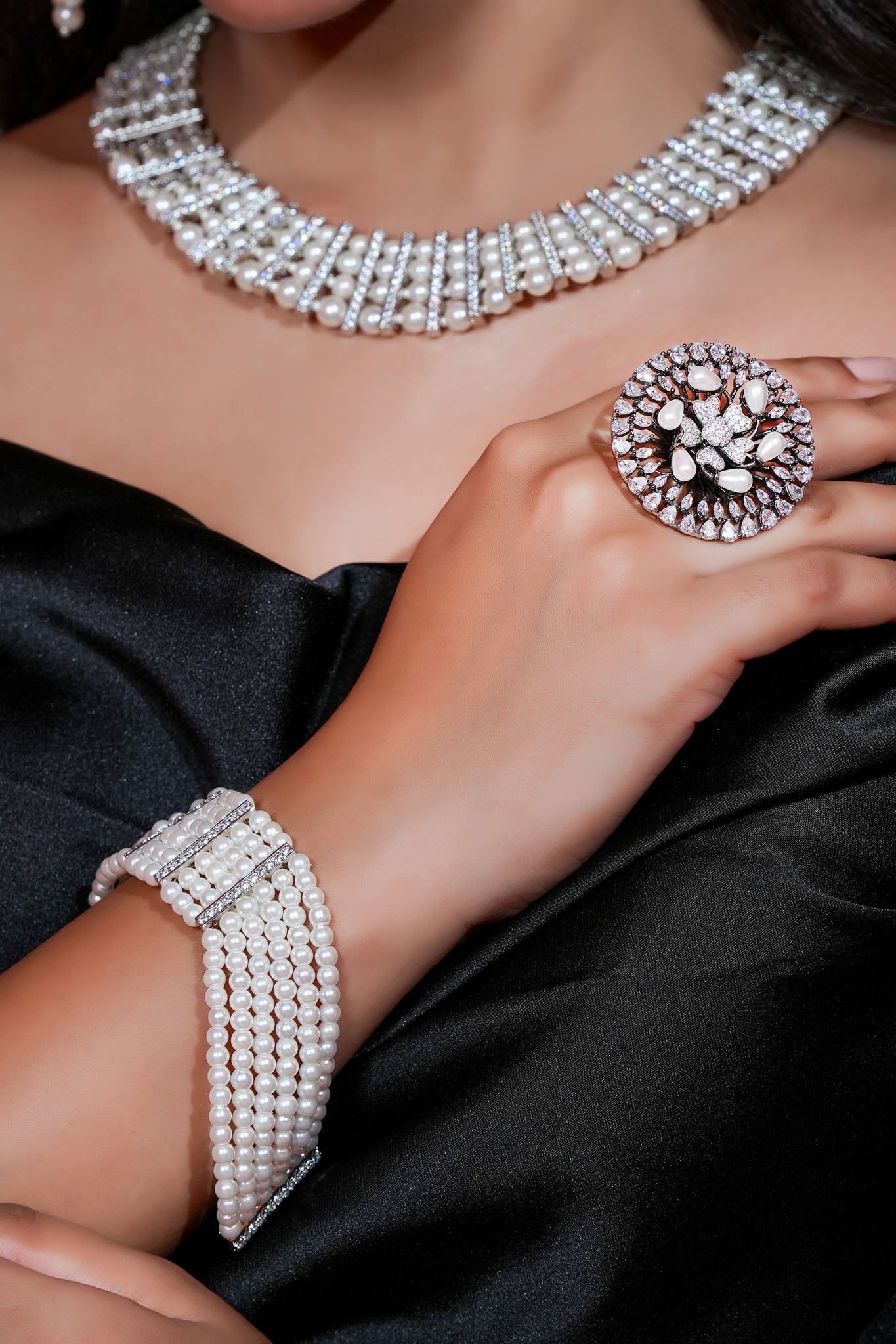 Grand Floral Pearl Ring